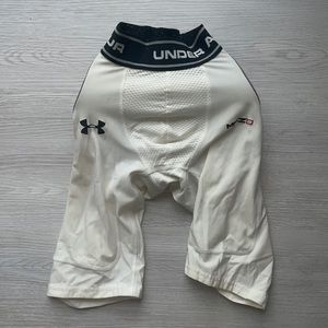 Under Armour compression short football